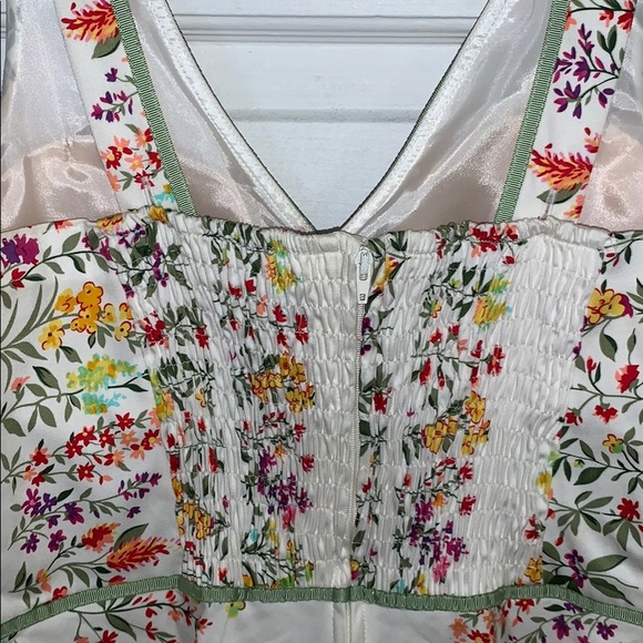 Madison Leigh Floral Dress - Picture 4 of 7